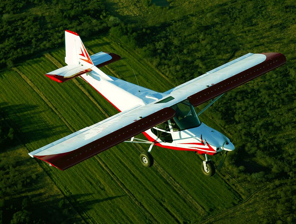Zbor cu Avion deasupra Brasovului - FlightAddicted.ro Zbor Agrement cu Avionul ULM Brasov prin FlightAddicted.ro